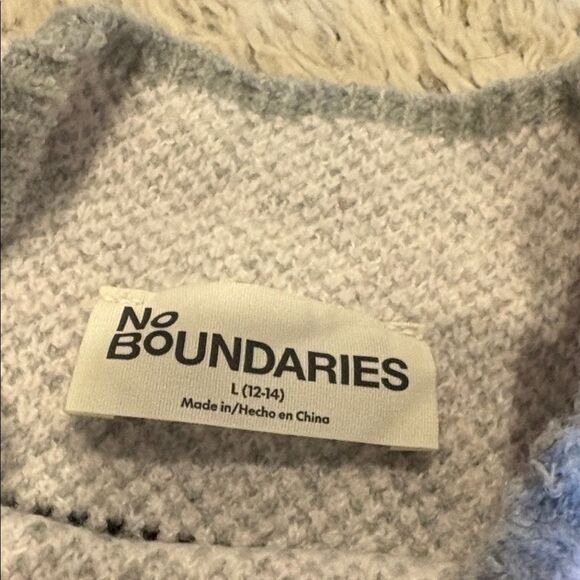 No Boundaries Gray and White Knit Sweater - Picture 2 of 6